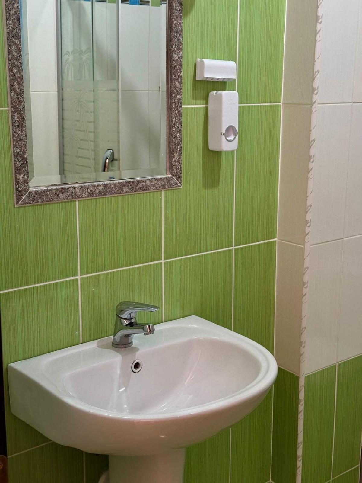 סרנדה Esmeralda Apartaments מראה חיצוני תמונה
